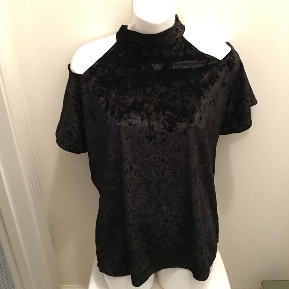 NEW Sweet Pea Velvet Cold Shoulder Top M Black